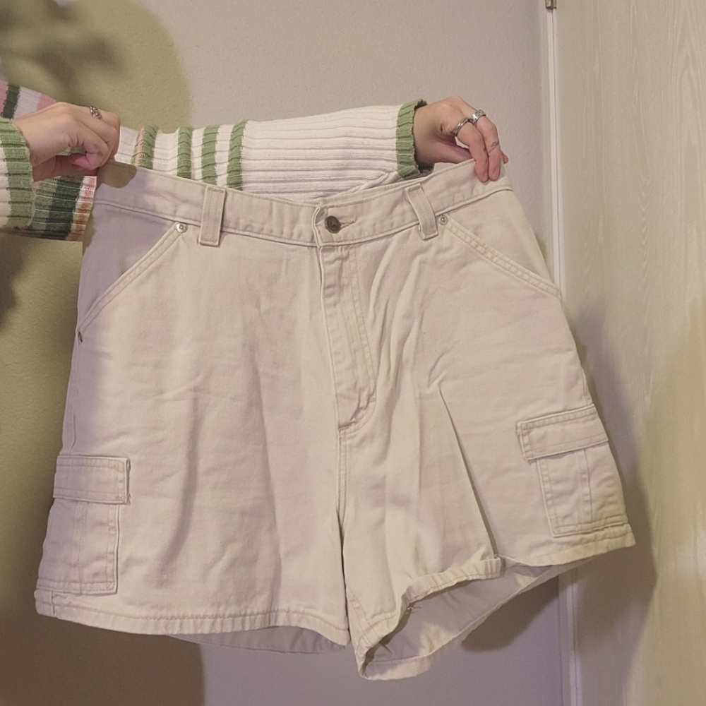 Cream Colored Lee Cargo Shorts (size 12)